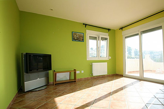 Deze geweldige 3-slaapkamer-designvilla is gebouwd in 2004 en verkeert in topconditie!