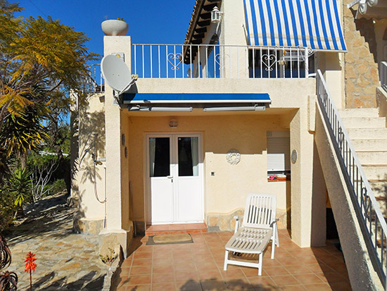 Echt een heerlijk huis, heel prive gelegen, op maar 4 minuten rijden van het strand en het centrum van Moraira