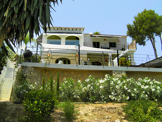 Heerlijke villa met 5 slaapkamers op korte aftsand van centrum Moraira en het strand