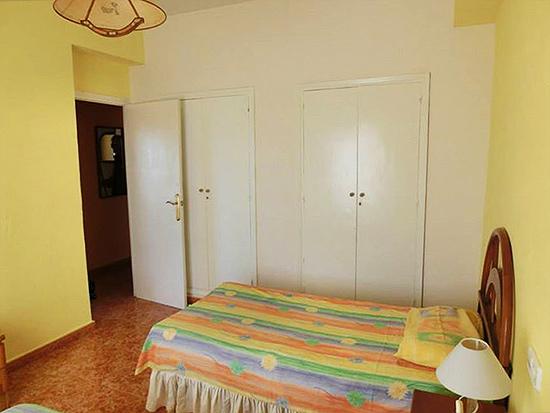 Een absoluut spotkoopje, deze 3-slaapkamer flat in Onil. 37.500 euro!!!!