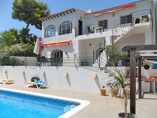 Een heerlijk, groot woonhuis op korte afstand strand en Moraira