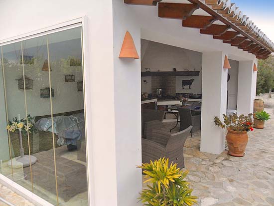 Prachtige 250-jaar oude finca in Javea, totaal gerestaureerd met behoud van originele stijlkenmerken