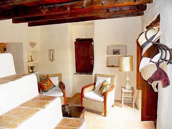Prachtige 250-jaar oude finca in Javea, totaal gerestaureerd met behoud van originele stijlkenmerken