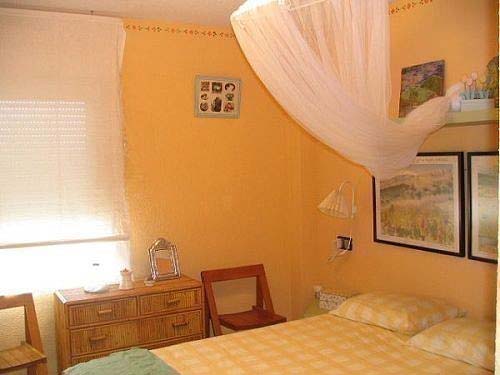 Wonen pal op strand & dorp? Dan is dit uw woning. Bel!