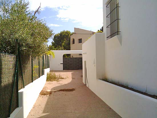Fantastische Ibiza-stijl villa op 200 meter van het strand van Moraira en loopafstand dorp!!!