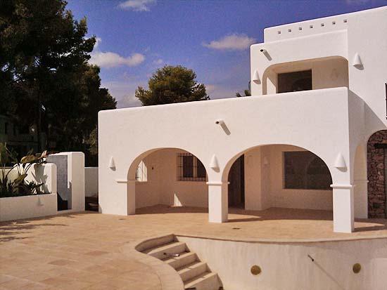 Fantastische Ibiza-stijl villa op 200 meter van het strand van Moraira en loopafstand dorp!!!