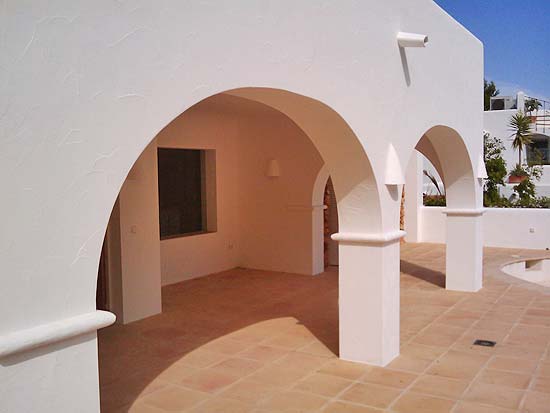 Fantastische Ibiza-stijl villa op 200 meter van het strand van Moraira en loopafstand dorp!!!
