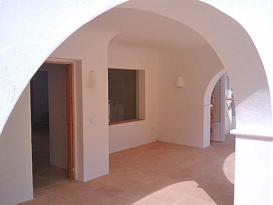 Fantastische Ibiza-stijl villa op 200 meter van het strand van Moraira en loopafstand dorp!!!