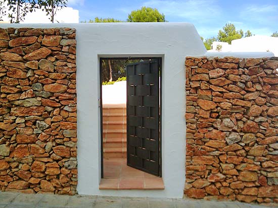 Fantastische Ibiza-stijl villa op 200 meter van het strand van Moraira en loopafstand dorp!!!