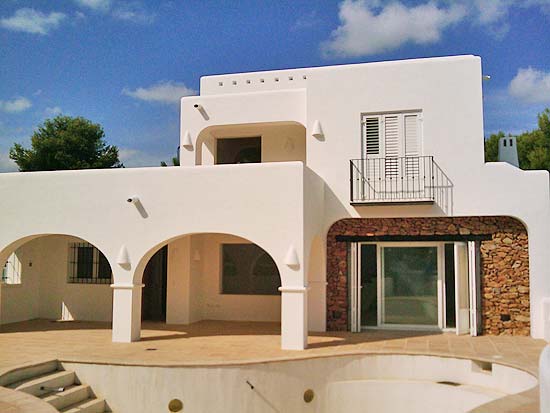 Fantastische Ibiza-stijl villa op 200 meter van het strand van Moraira en loopafstand dorp!!!