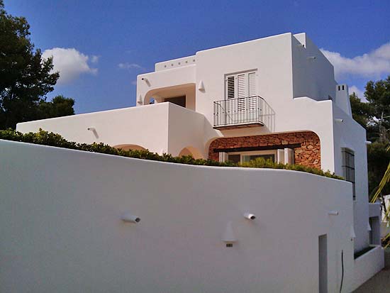 Fantastische Ibiza-stijl villa op 200 meter van het strand van Moraira en loopafstand dorp!!!