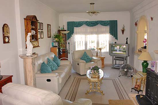 Ruim huis in Benissa voor een crisisprijs!