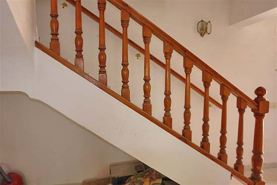 What a BARGAIN, this lovely 170 m2 house on a 900 m2 plot with 4 bedrooms, 2 bathrooms and a spectacular sea view for only 250.000 euro!