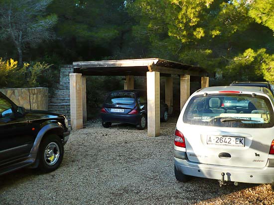 Uniek object! ruim 500 m2 woning, 20.000 m2 tuin, twee zwembaden!