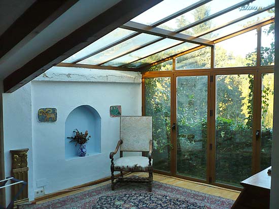 Uniek object! ruim 500 m2 woning, 20.000 m2 tuin, twee zwembaden!