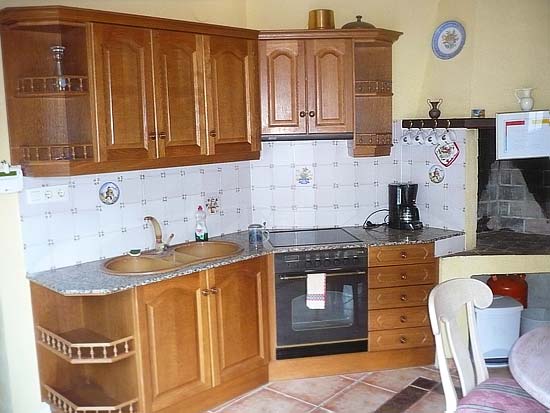 Uniek object! ruim 500 m2 woning, 20.000 m2 tuin, twee zwembaden!