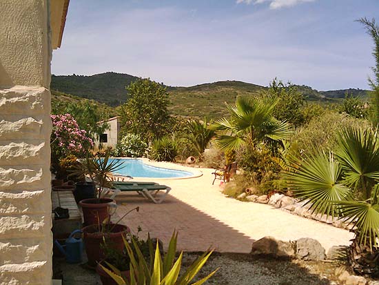 Heerlijke finca met paardenstallen op 2100 m2 grond, 10 kilometer van Denia en de zandstranden.