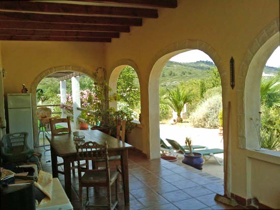 Heerlijke finca met paardenstallen op 2100 m2 grond, 10 kilometer van Denia en de zandstranden.