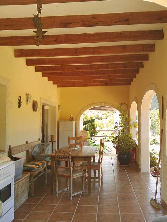 Heerlijke finca met paardenstallen op 2100 m2 grond, 10 kilometer van Denia en de zandstranden.