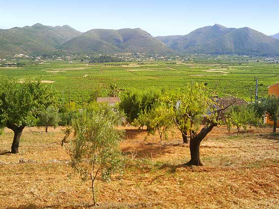 Romantiche finca met blik op de wijnvelden en de bergen