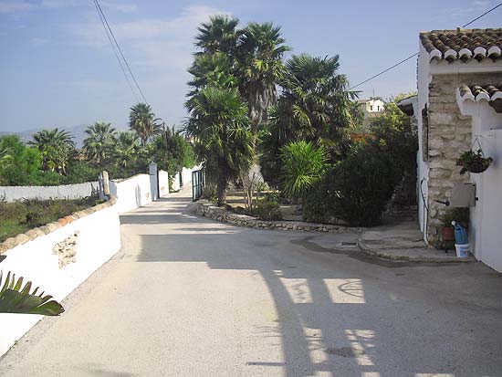 Wie deze finca koopt, heeft niets meer te wensen. Wat een huis, wat een locatie en wat een fraai grondstuk. Zien is kopen!!!