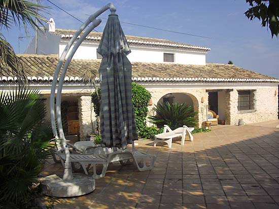 Wie deze finca koopt, heeft niets meer te wensen. Wat een huis, wat een locatie en wat een fraai grondstuk. Zien is kopen!!!
