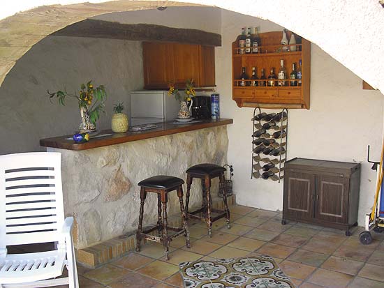 Wie deze finca koopt, heeft niets meer te wensen. Wat een huis, wat een locatie en wat een fraai grondstuk. Zien is kopen!!!