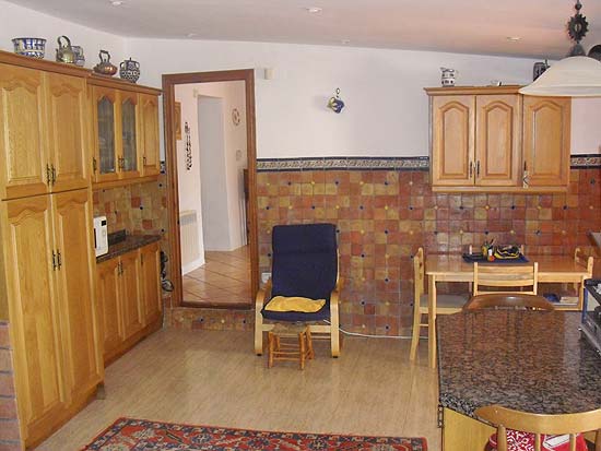 Wie deze finca koopt, heeft niets meer te wensen. Wat een huis, wat een locatie en wat een fraai grondstuk. Zien is kopen!!!