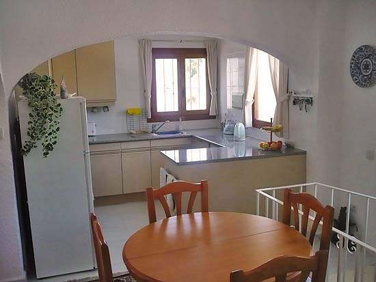 Loopafstand dorp en strand. VIER slaapkamers. Ideaal voor verhuur!