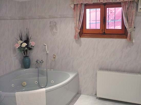 Loopafstand dorp en strand. VIER slaapkamers. Ideaal voor verhuur!