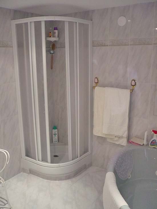 Loopafstand dorp en strand. VIER slaapkamers. Ideaal voor verhuur!
