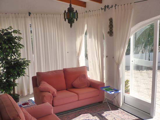Loopafstand dorp en strand. VIER slaapkamers. Ideaal voor verhuur!
