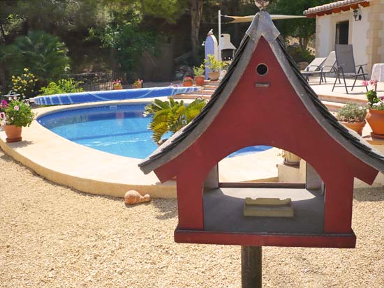 Smetteloos gerestaureerde villa in Moraira! U kunt er zo in. Alles nieuw!