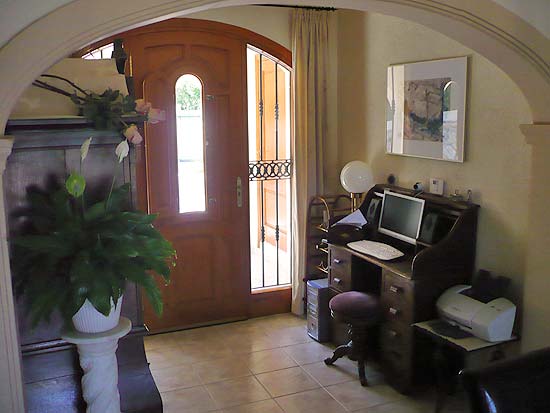 Smetteloos gerestaureerde villa in Moraira! U kunt er zo in. Alles nieuw!