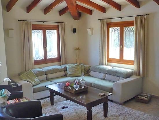 Smetteloos gerestaureerde villa in Moraira! U kunt er zo in. Alles nieuw!