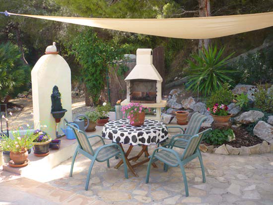 Smetteloos gerestaureerde villa in Moraira! U kunt er zo in. Alles nieuw!