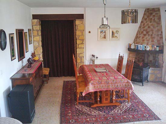 Te koop van EERSTE EIGENAAR, deze perfect onderhouden villa in Benissa Costa, voor 285.000 euro.