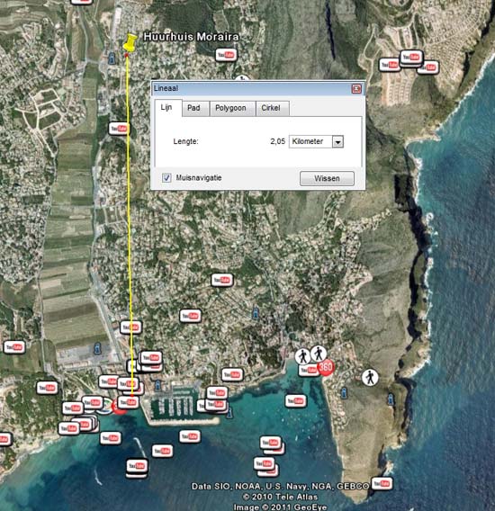 Moraira: lange termijn huurhuis. 3.sl.kamers, groot zwembad, tuin 1100 m2. Moet geschilderd worden en de tuin is verwilderd. 600 p/m, 2 maanden borg, eenmalig 900 euro commissie.