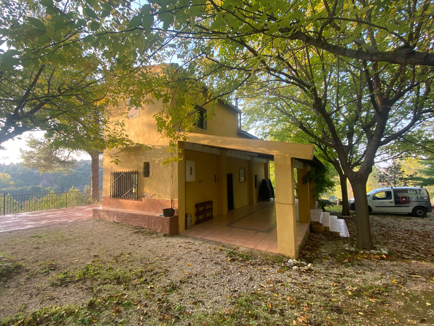 sprookjes-finca met 40.000 m² eigen grond te koop