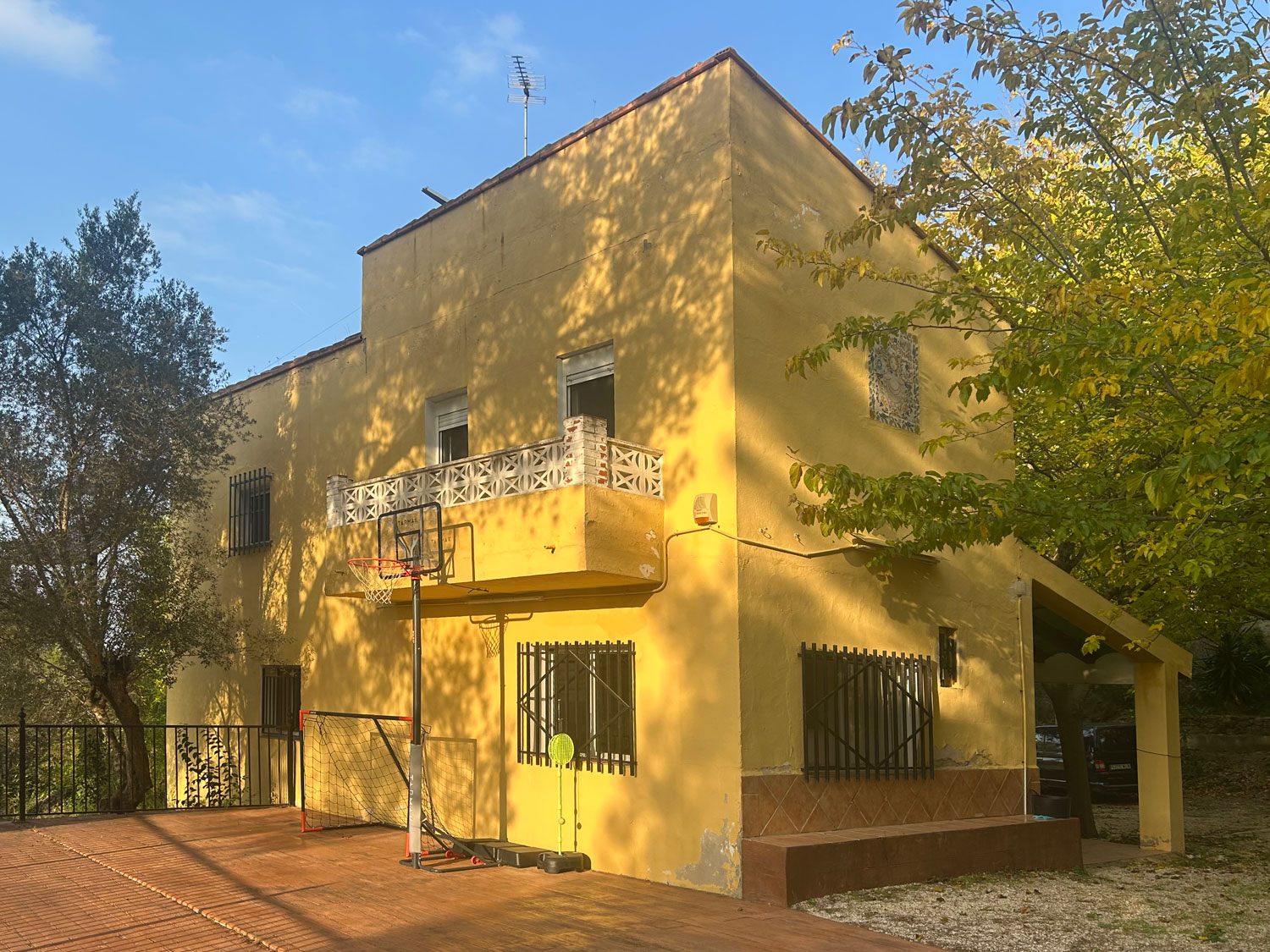 sprookjes-finca met 40.000 m² eigen grond te koop