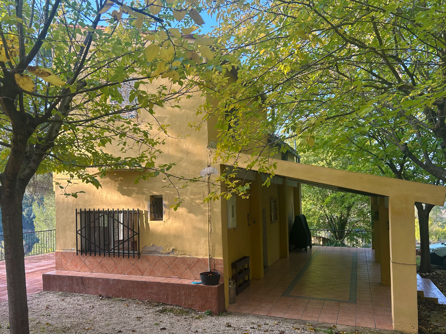 sprookjes-finca met 40.000 m² eigen grond te koop