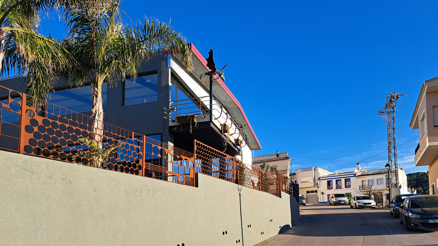 Benidoleig - groot pand van 500 m2 op 777 m2 grond te koop voor 685.000 euro