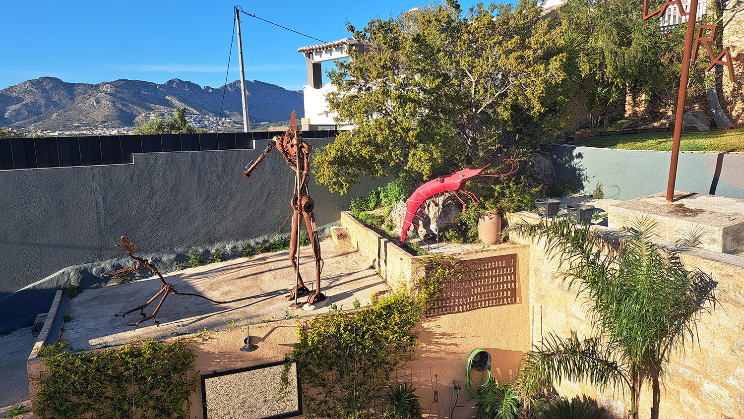 Benidoleig - groot pand van 500 m2 op 777 m2 grond te koop voor 685.000 euro