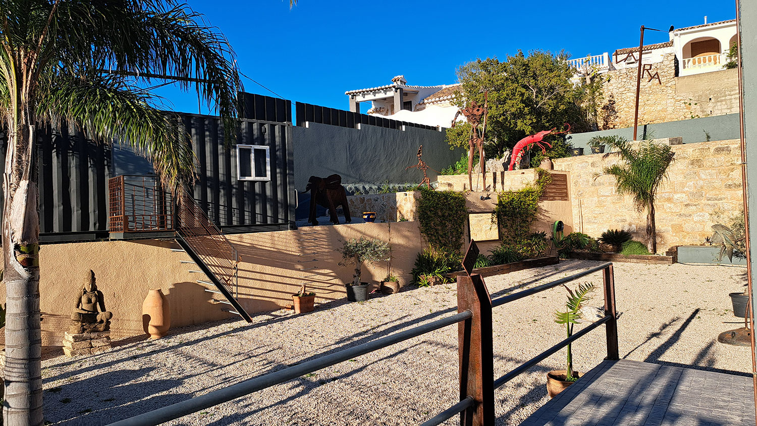 Benidoleig - groot pand van 500 m2 op 777 m2 grond te koop voor 685.000 euro