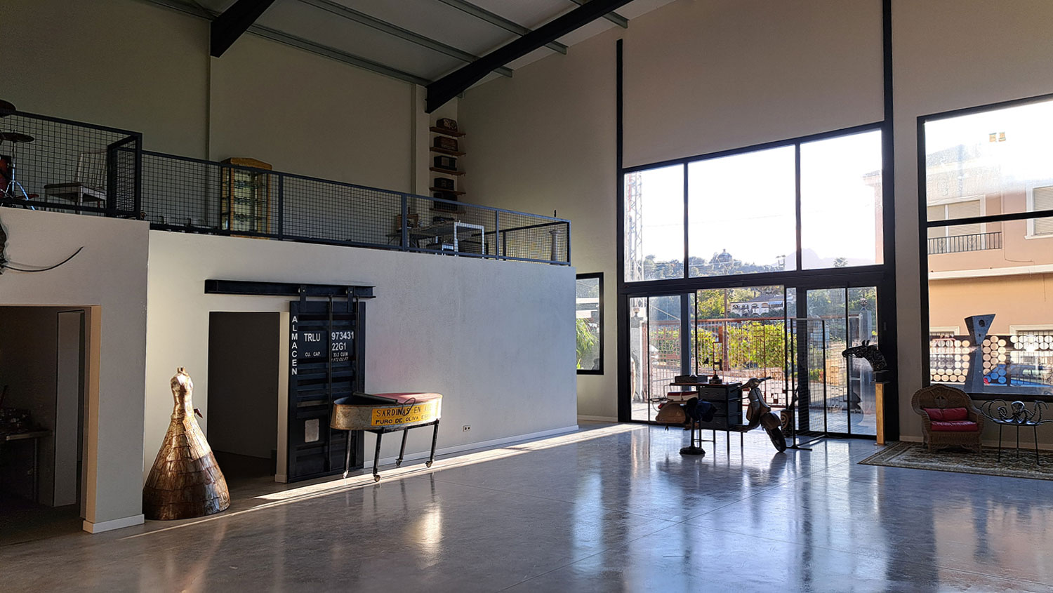 Benidoleig - groot pand van 500 m2 op 777 m2 grond te koop voor 685.000 euro