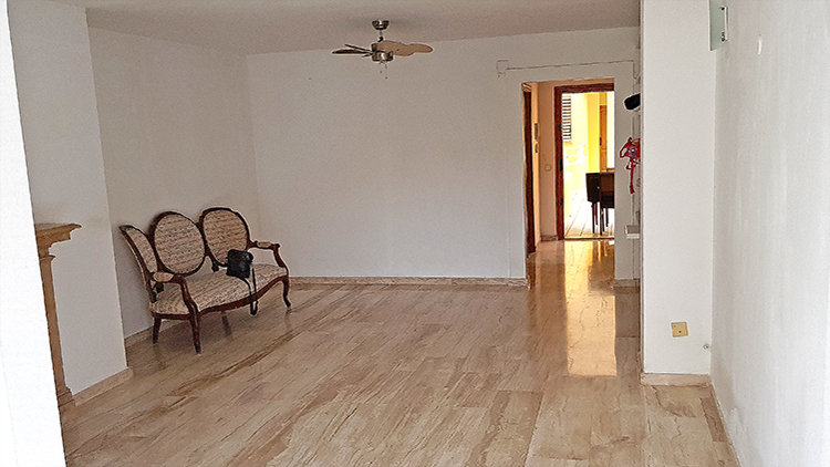 Zonnig 2 slaapkamer appartement in centrum Moraira voor 225000 euro