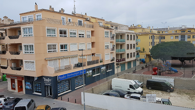 Zonnig 2 slaapkamer appartement in centrum Moraira voor 225000 euro