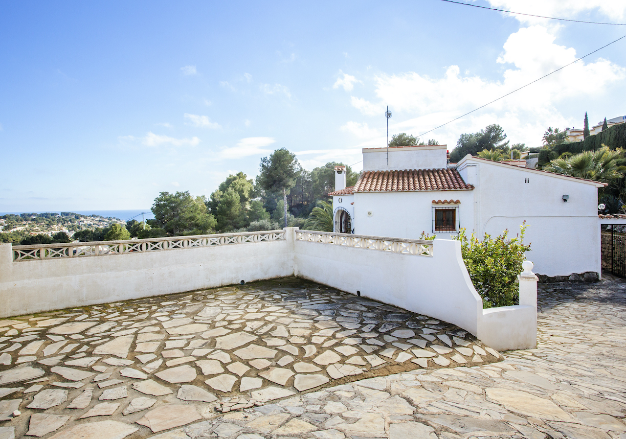 Deze villa met zwembad staat in Benissa Costa en biedt 3 slaapkamers