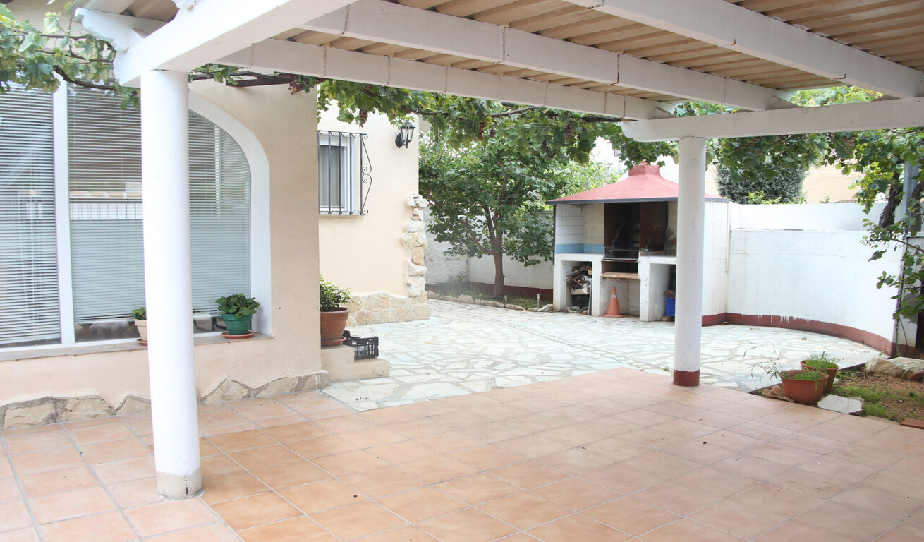 Denia - Vrijstaande 3-slaapkamer,3-badkamer villa aan zee