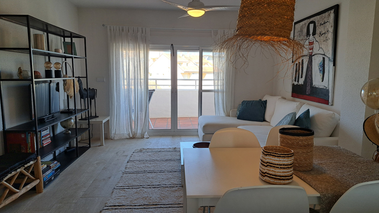 Dit 2 slaapkamer appartement in Javea ligt 180 meter van zee